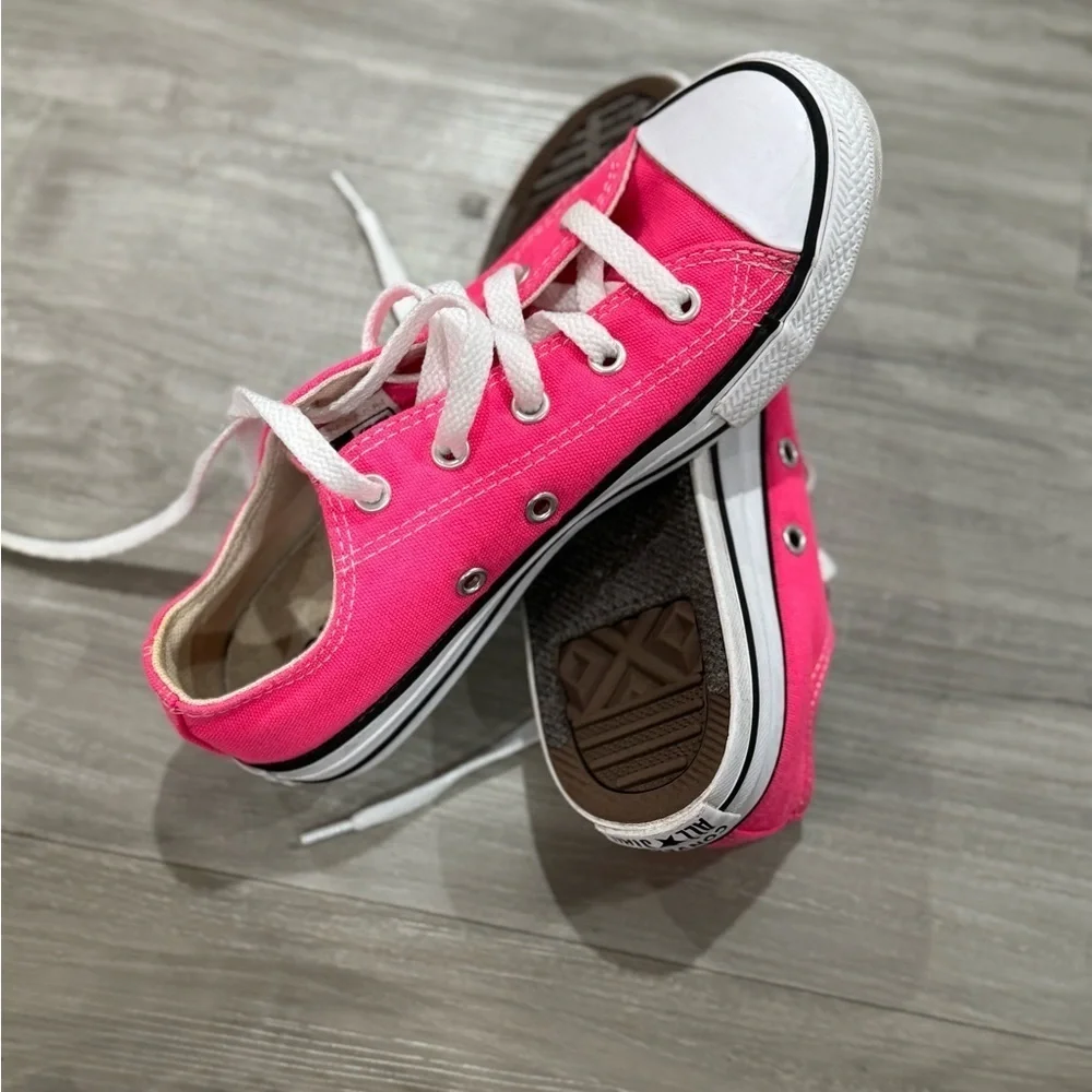 Converse Chuck Taylor All Star Lo Sneaker - Hyper Pink​​​